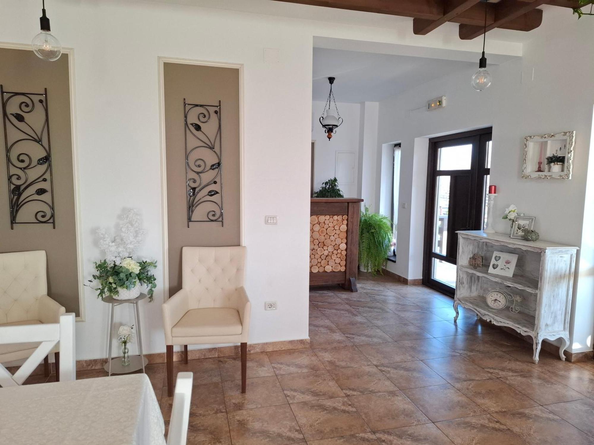 Hotel Dor De Casa Doljesti Zewnętrze zdjęcie