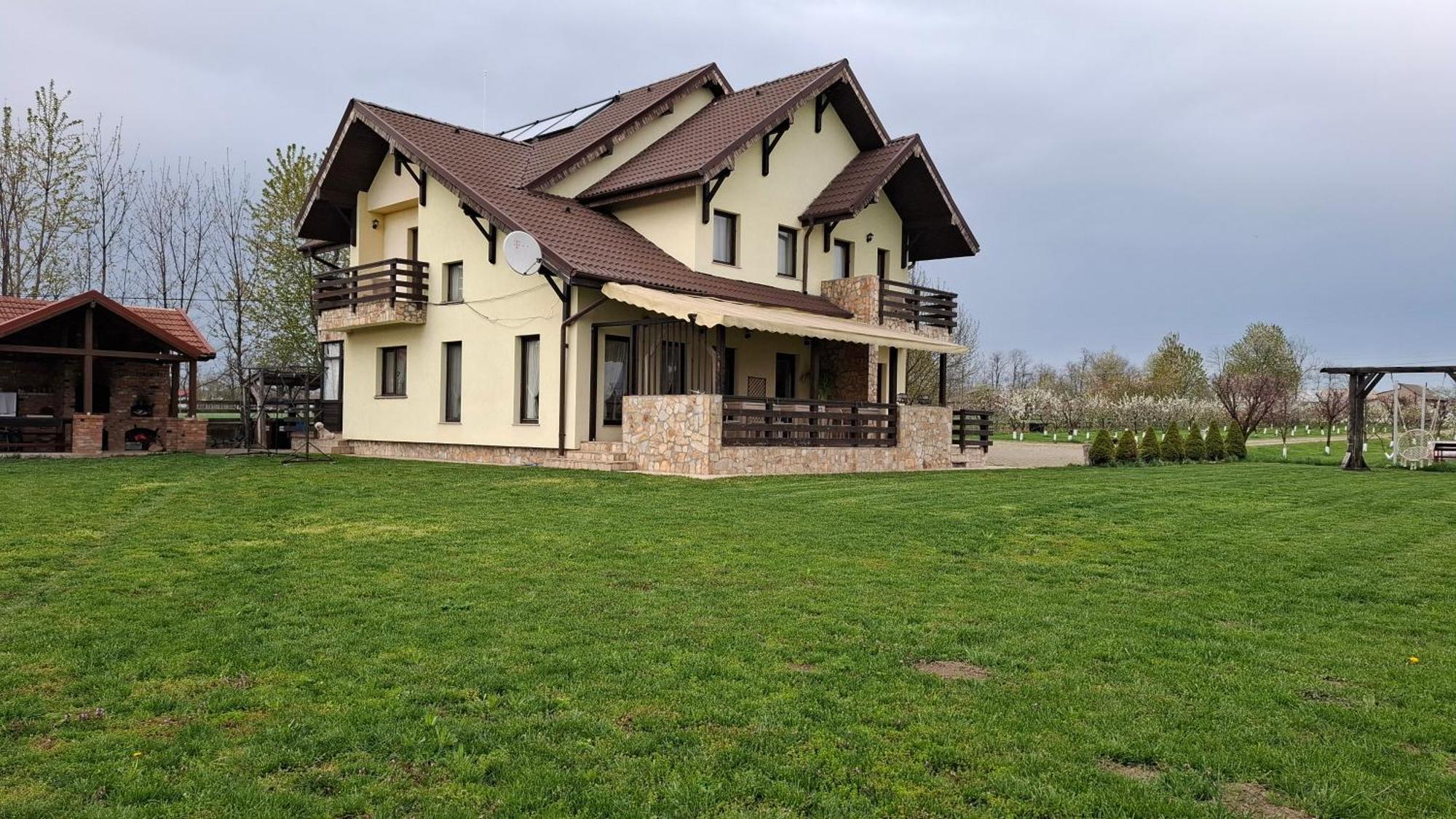 Hotel Dor De Casa Doljesti Zewnętrze zdjęcie